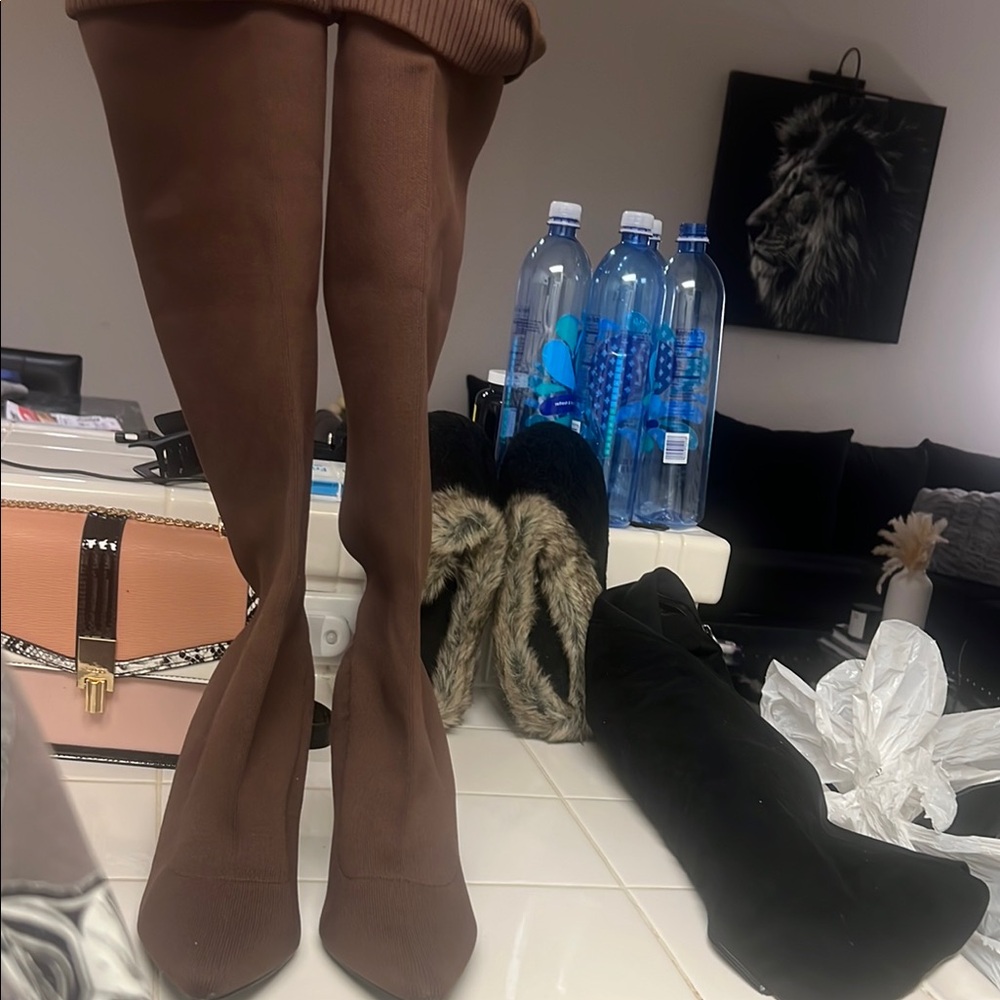 Elegant Brown Women's Boots